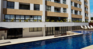 Comfort Hotel & Suites